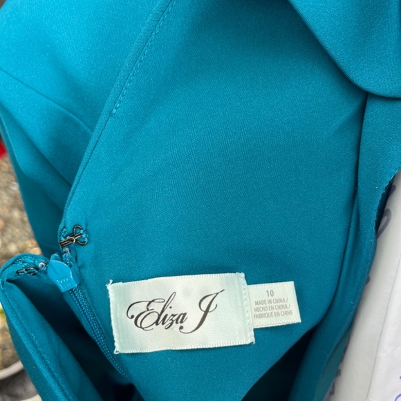 Eliza J Formal Evening Dress - Picture 2 of 6